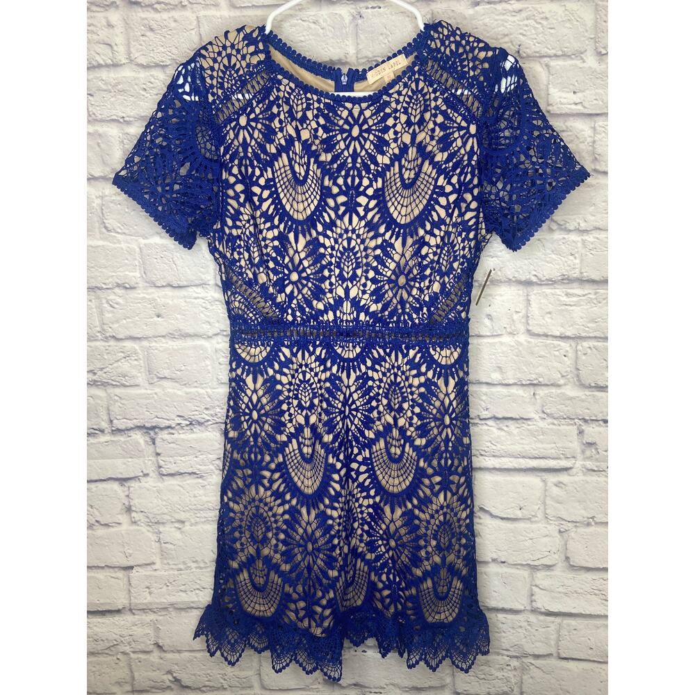 Hidden Label Blue Lace Over Nude Lining Short Sleeve Ruffle Dress Hem MEDIUM